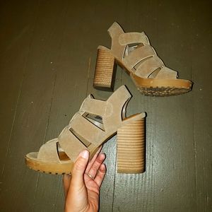 🌛⚓🌜Chunky Strappy Heels🌛⚓🌜